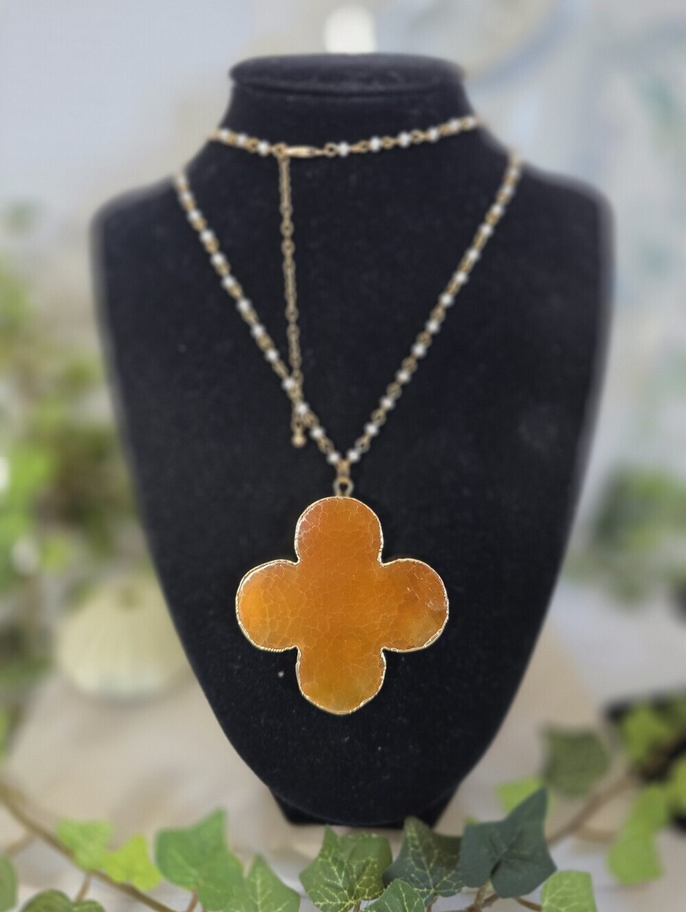 ​Boho Gold & Honey Agate Quatrefoil Pendant Statement Necklace